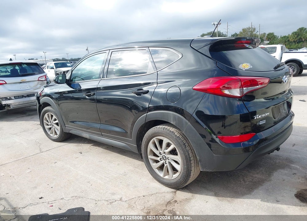 2016 HYUNDAI TUCSON SE VIN: KM8J23A49GU114790