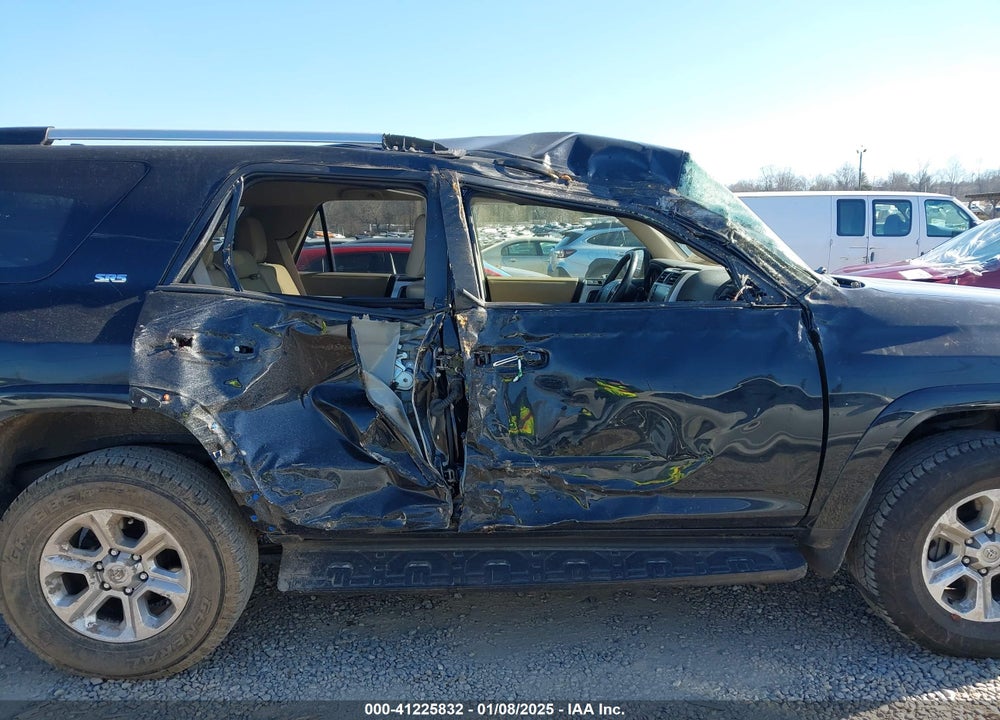 2022 TOYOTA 4RUNNER VIN: JTEMU5JR1N6018782
