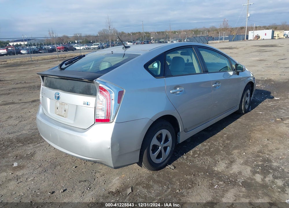 2013 TOYOTA PRIUS FOUR VIN: JTDKN3DU8D1677385