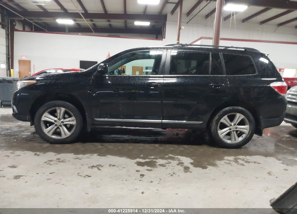2011 TOYOTA HIGHLANDER V6 VIN: 5TDBK3EH7BS059646