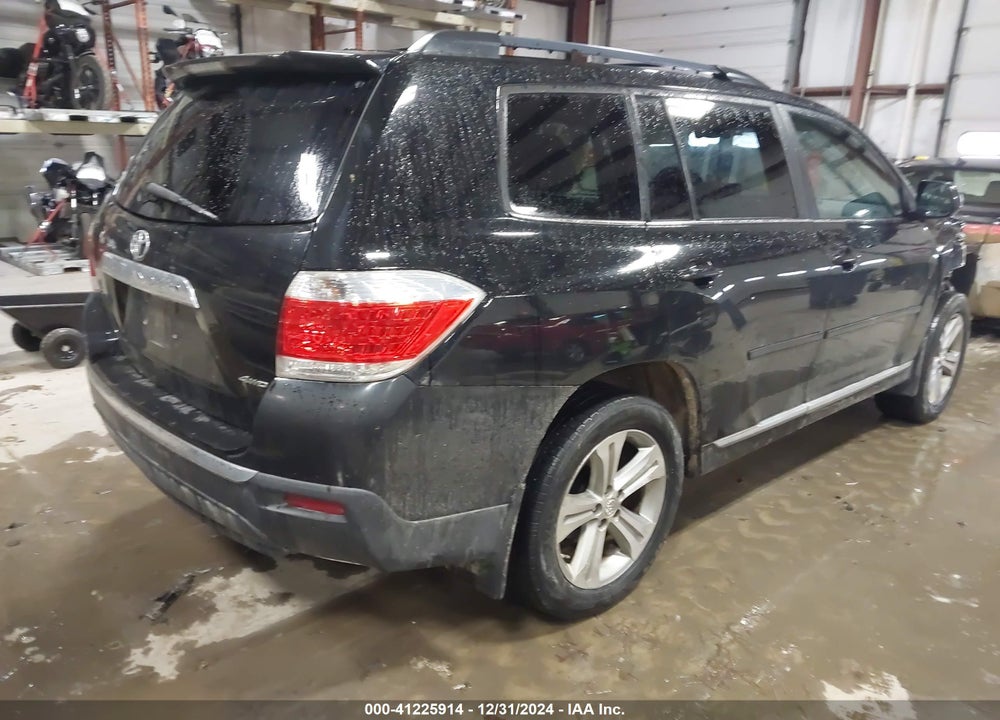 2011 TOYOTA HIGHLANDER V6 VIN: 5TDBK3EH7BS059646