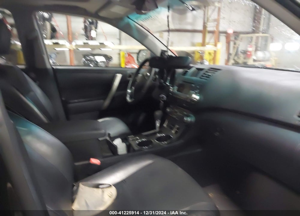 2011 TOYOTA HIGHLANDER V6 VIN: 5TDBK3EH7BS059646