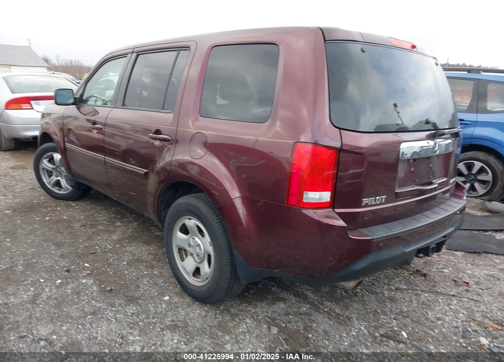2012 HONDA PILOT EX VIN: 5FNYF4H47CB015701
