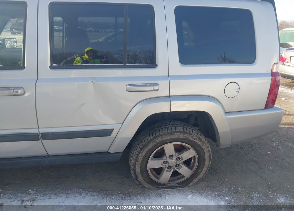 2007 JEEP COMMANDER SPORT VIN: 1J8HG48K77C604612