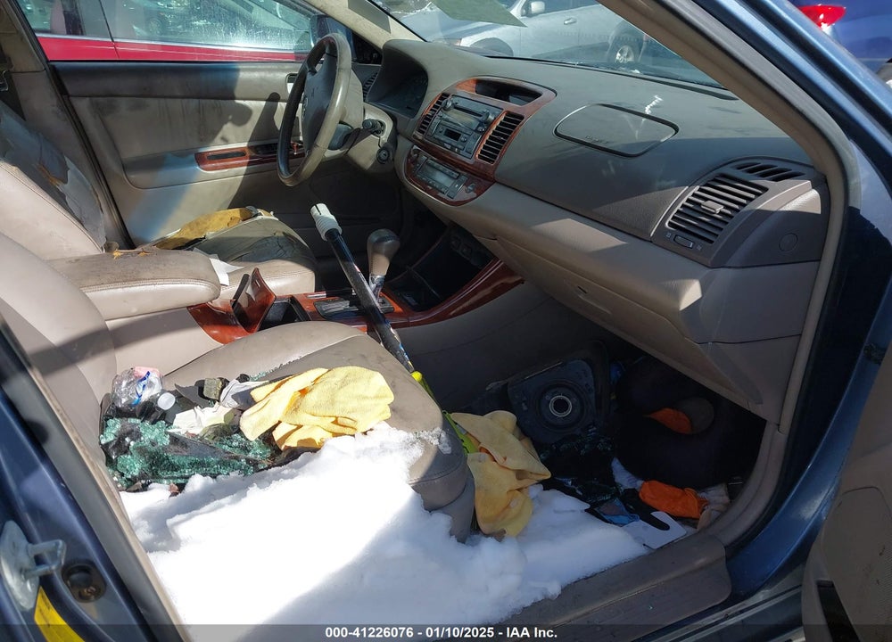 2004 TOYOTA CAMRY XLE V6 VIN: 4T1BF30K64U578883