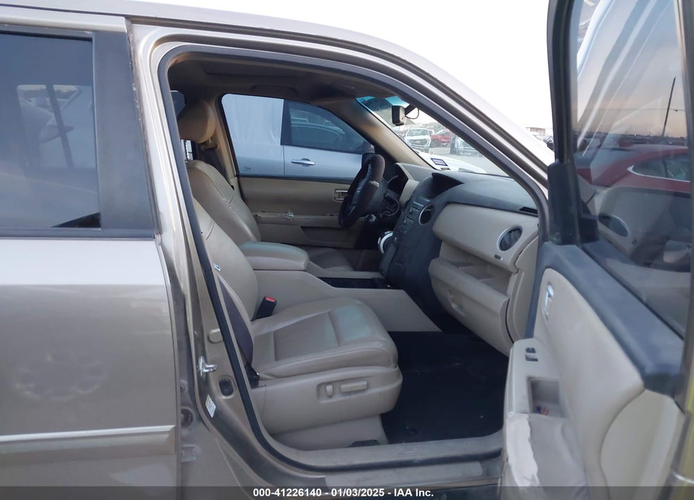 2010 HONDA PILOT EX-L VIN: 5FNYF4H6XAB010684