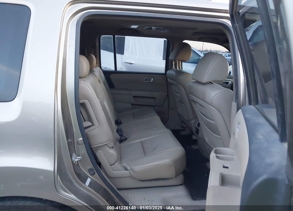 2010 HONDA PILOT EX-L VIN: 5FNYF4H6XAB010684