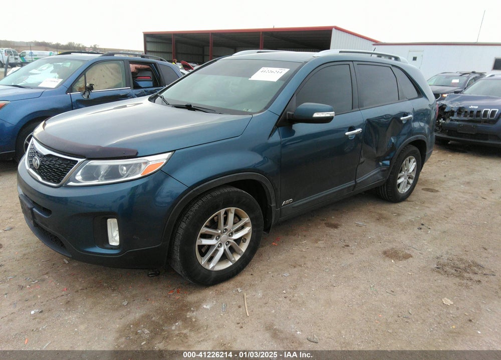2014 KIA SORENTO LX VIN: 5XYKTDA63EG447403