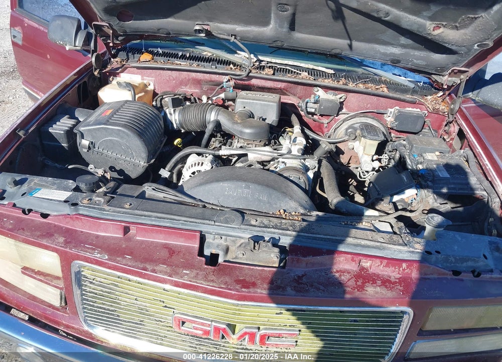 1999 GMC SUBURBAN 1500 SL VIN: 1GDEC16R6XJ786492