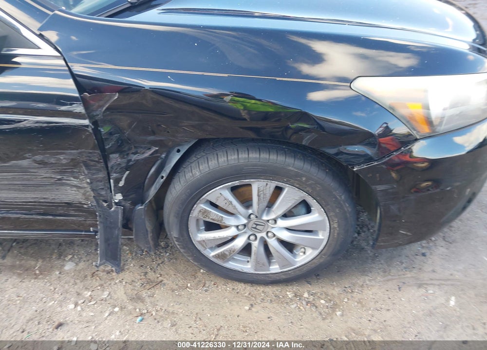 2011 HONDA ACCORD VIN: 1HGCP3F8XBA013327