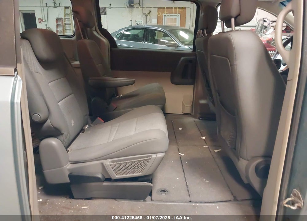 2010 CHRYSLER TOWN & COUNTRY NEW LX VIN: 2A4RR2D15AR365822