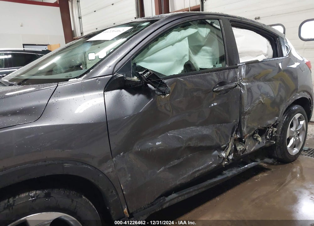 2022 HONDA HR-V AWD LX VIN: 3CZRU6H34NM701054