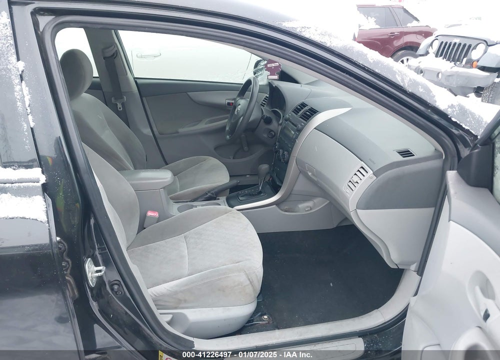 2009 TOYOTA COROLLA VIN: JTDBL40E49J038132