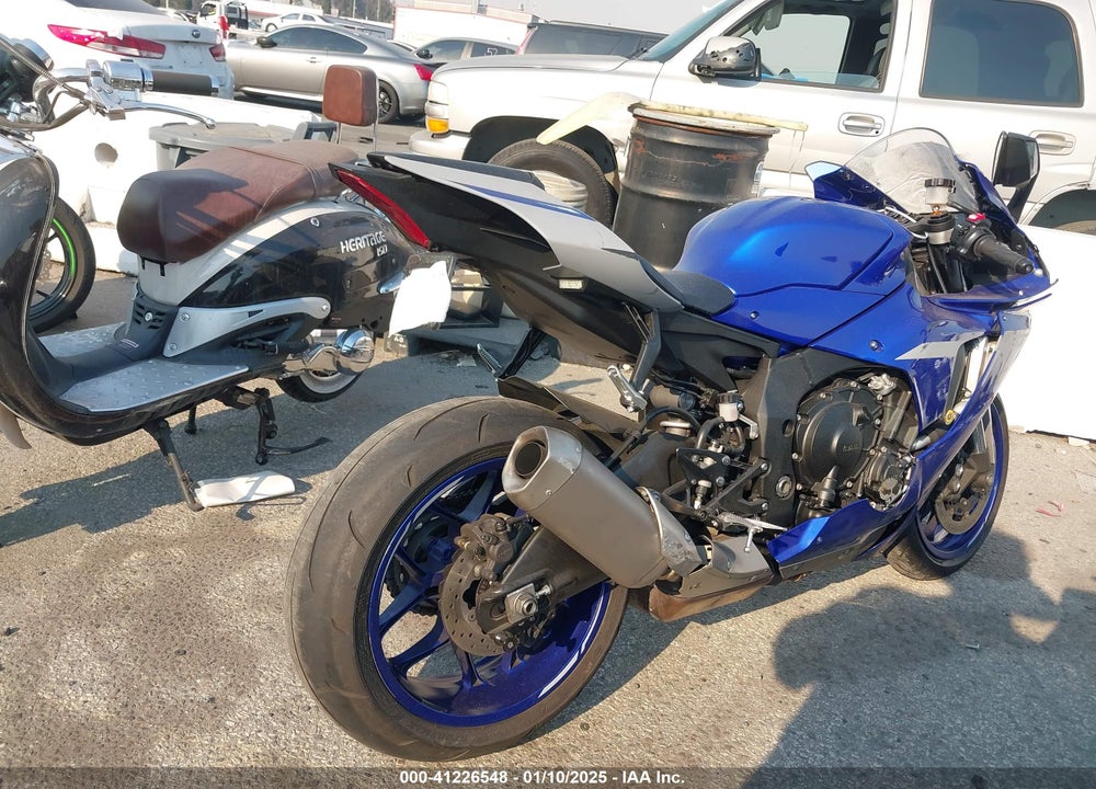 2020 YAMAHA YZFR1 VIN: JYARN66Y1LA000365