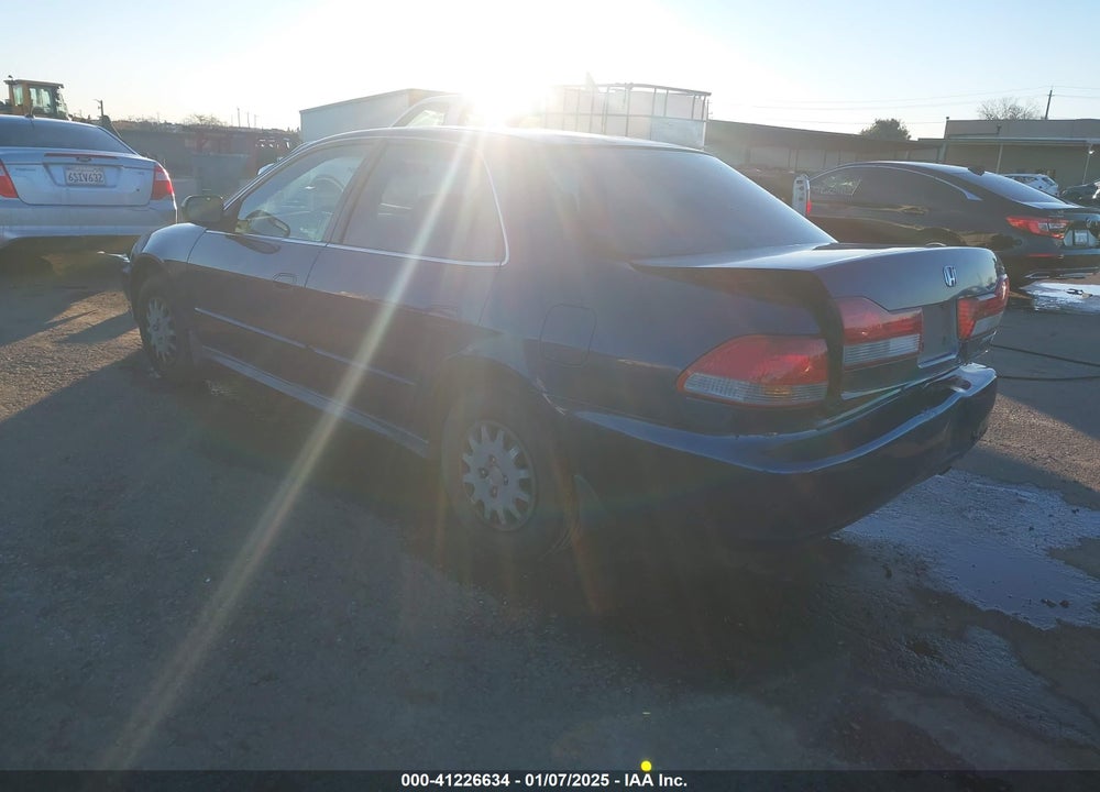 2002 HONDA ACCORD 2.3 VP VIN: 1HGCF86662A160131