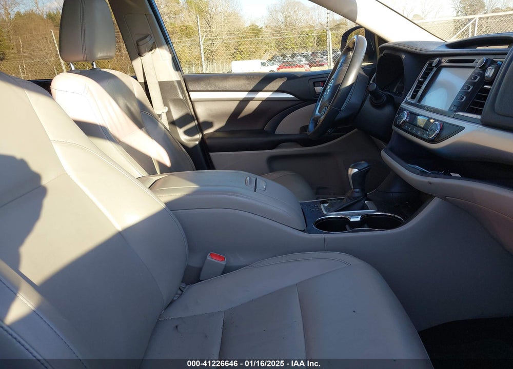 2016 TOYOTA HIGHLANDER XLE V6 VIN: 5TDKKRFH0GS166546