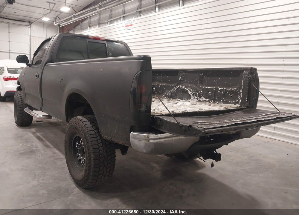 2002 FORD F-150 XL/XLT VIN: 1FTRF17222NB00884