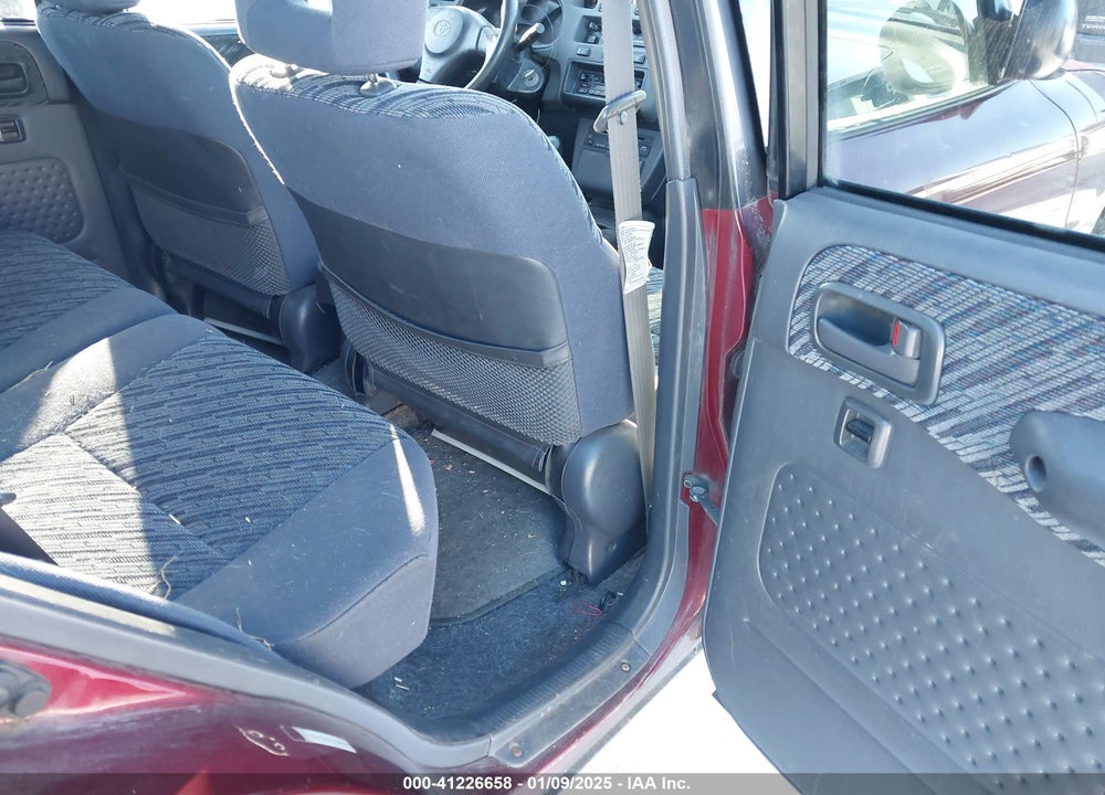 2000 TOYOTA RAV4 VIN: JT3HP10V4Y0240667