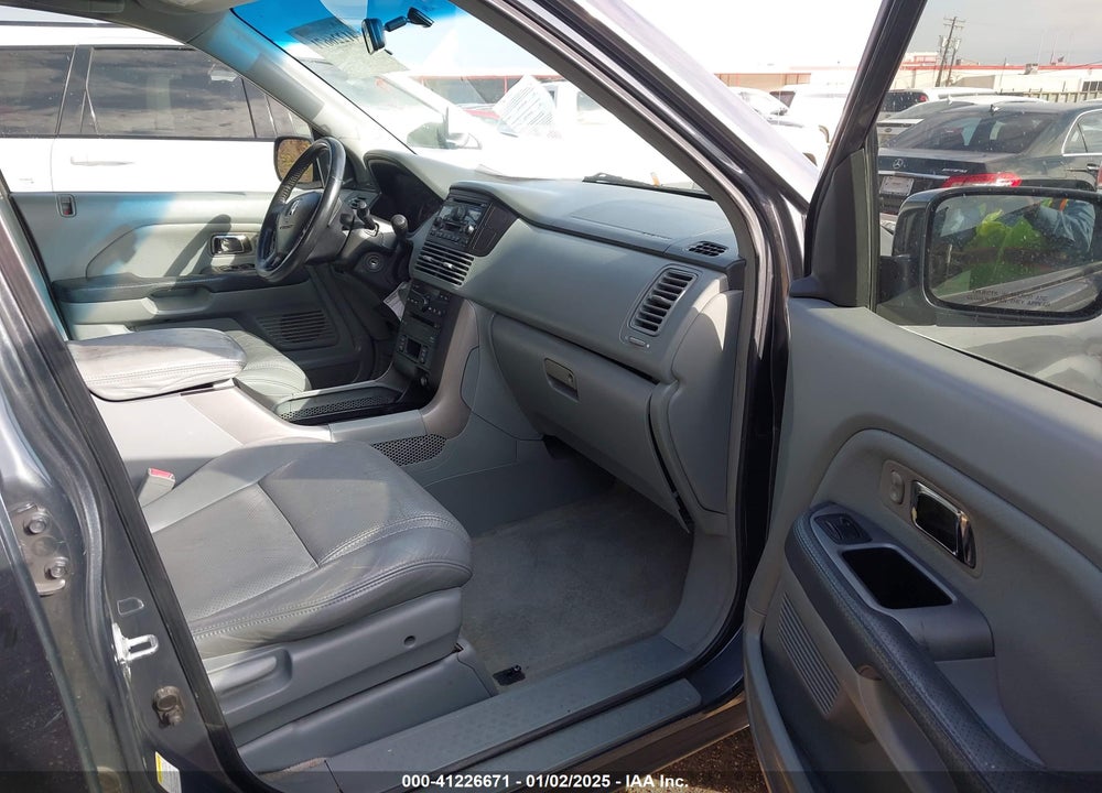 2004 HONDA PILOT EX-L VIN: 2HKYF18654H575848