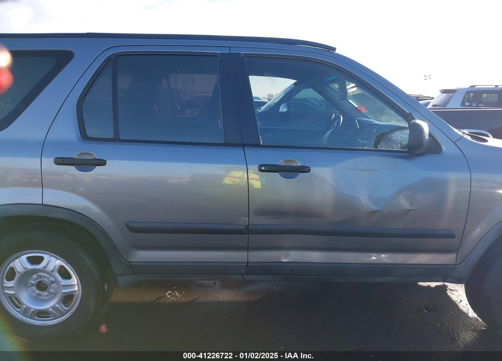 2005 HONDA CR-V LX VIN: JHLRD685X5C010798