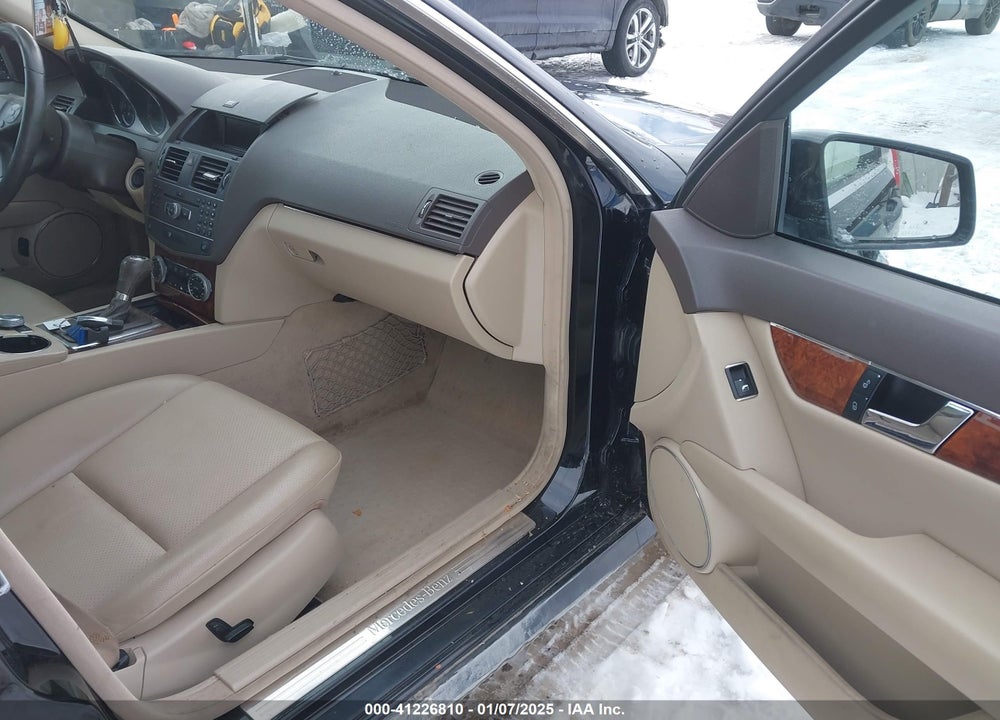 2011 MERCEDES-BENZ C VIN: WDDGF8BBXBR168341
