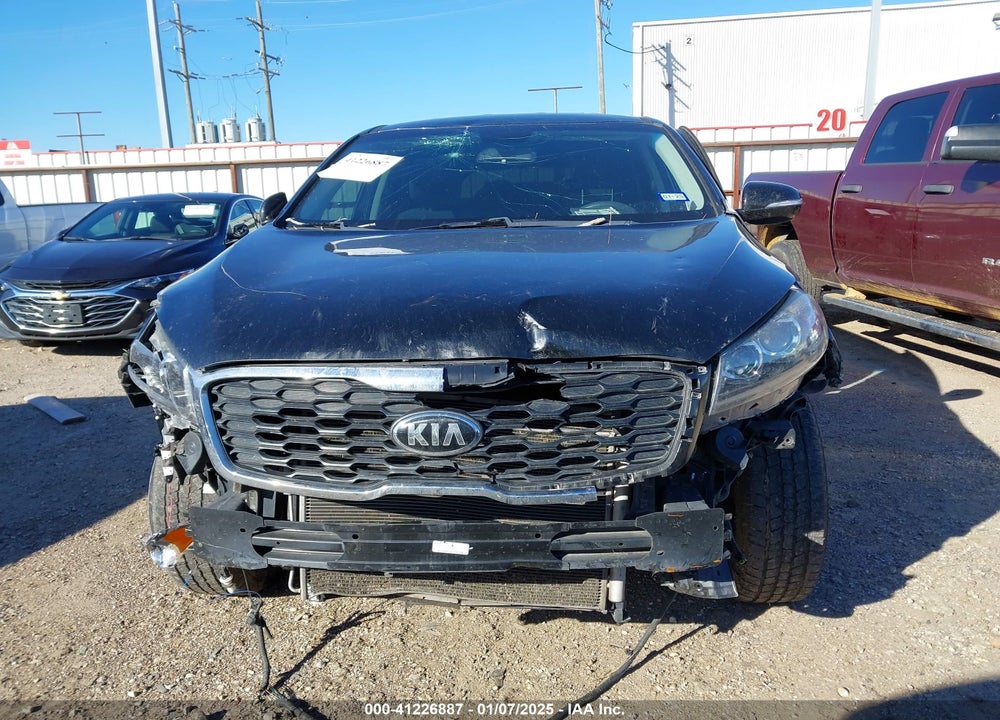 2019 KIA SORENTO 2.4L LX VIN: 5XYPG4A37KG542090