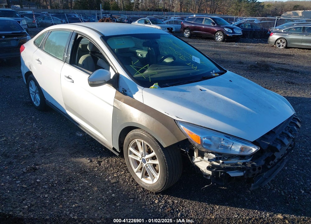 2015 FORD FOCUS SE VIN: 1FADP3F25FL277019