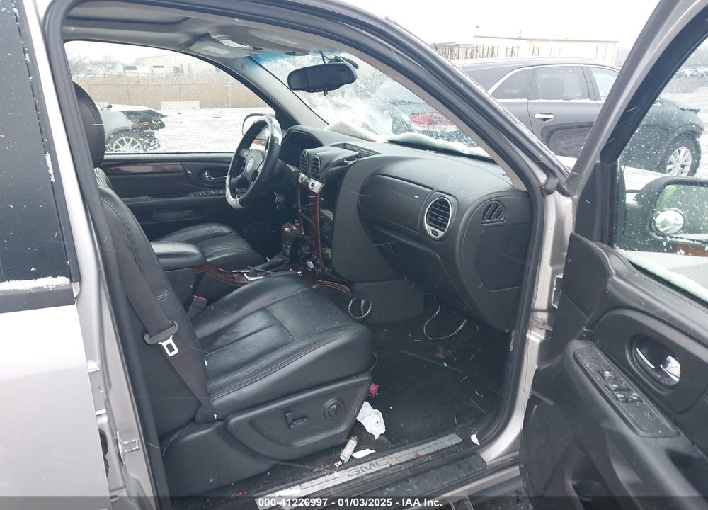 2005 GMC ENVOY VIN: 1GKDT13S352258640