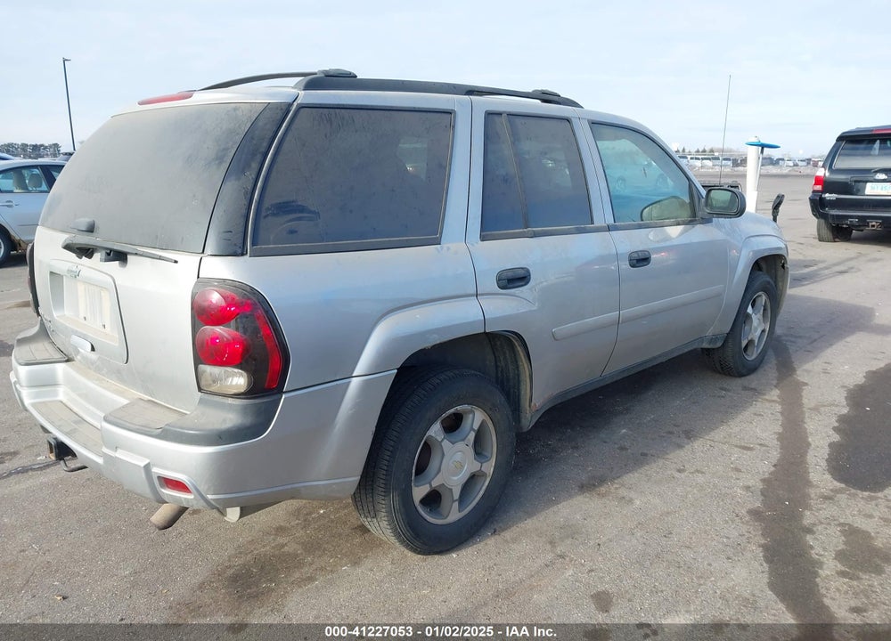 2007 CHEVROLET TRAILBLAZER LS VIN: 1GNDT13S672262204