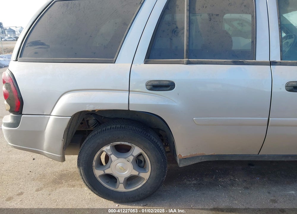 2007 CHEVROLET TRAILBLAZER LS VIN: 1GNDT13S672262204