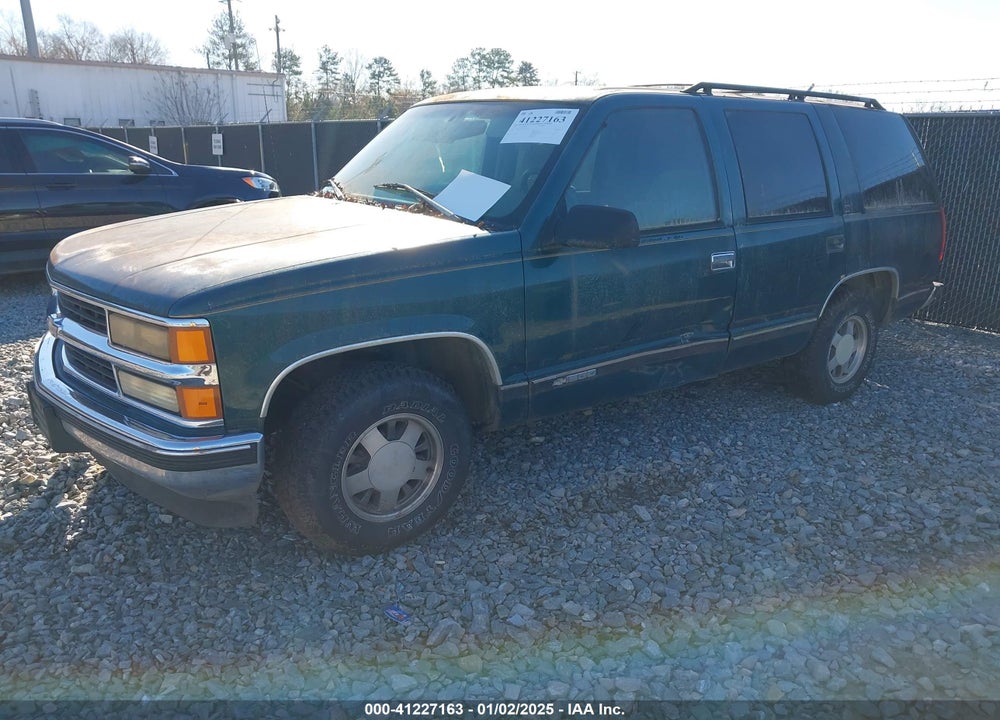 1996 CHEVROLET TAHOE C1500 VIN: 1GNEC13R2TJ310590