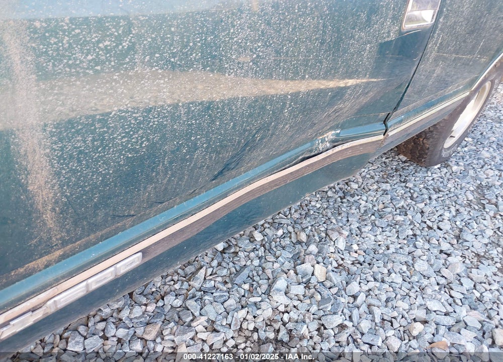 1996 CHEVROLET TAHOE C1500 VIN: 1GNEC13R2TJ310590