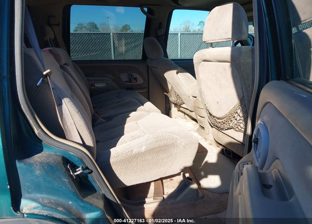 1996 CHEVROLET TAHOE C1500 VIN: 1GNEC13R2TJ310590