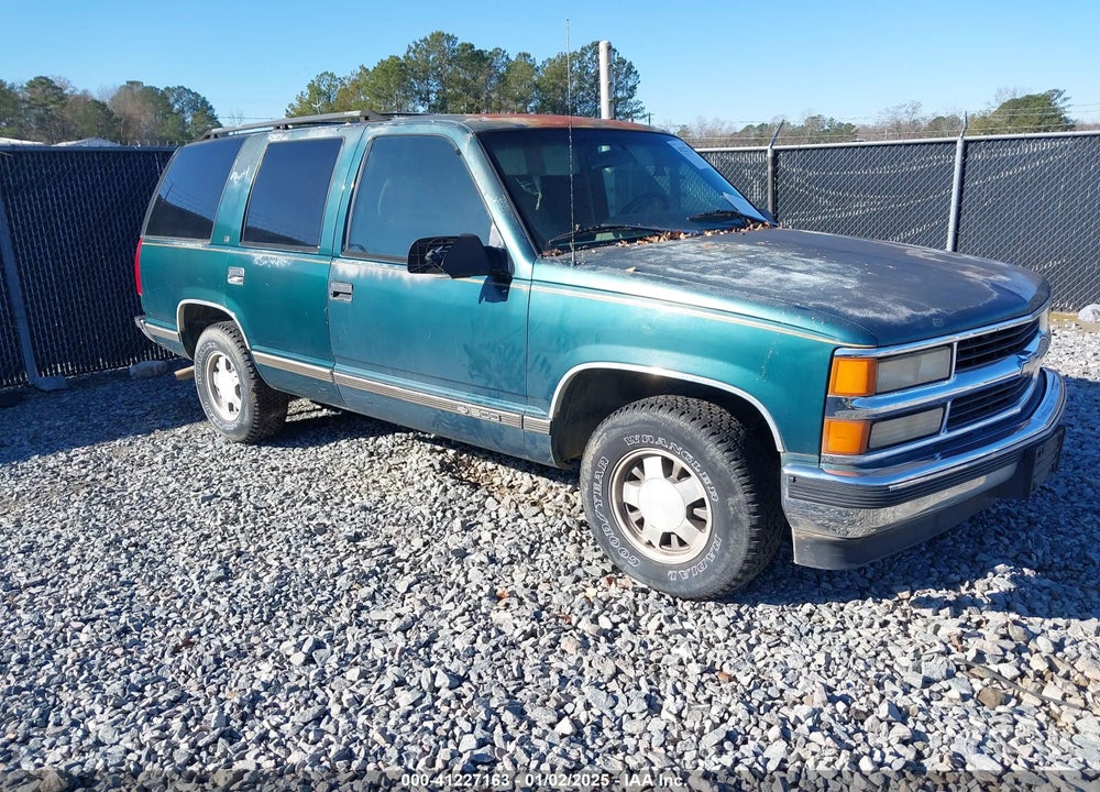 1996 CHEVROLET TAHOE C1500 VIN: 1GNEC13R2TJ310590