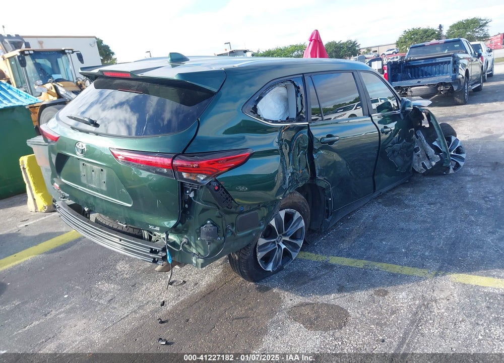 2023 TOYOTA HIGHLANDER XLE VIN: 5TDKDRAH4PS501860