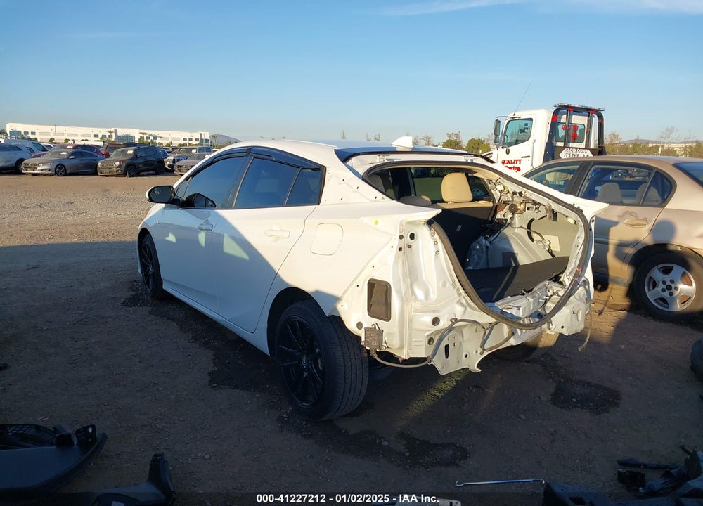 2021 TOYOTA PRIUS VIN: JTDKAMFU8M3132998