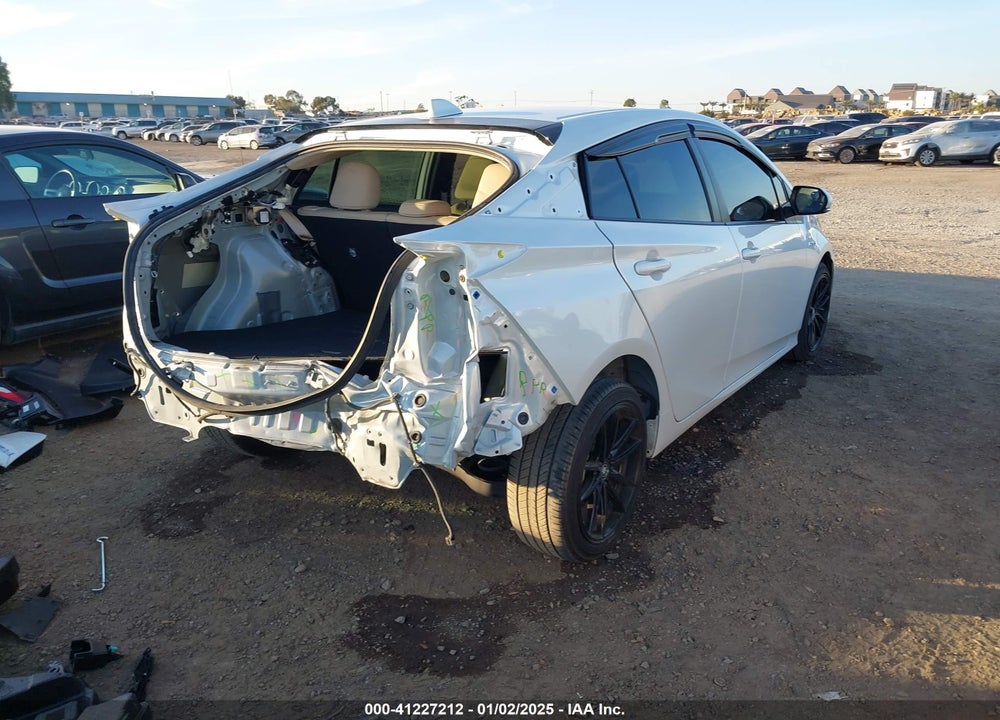 2021 TOYOTA PRIUS VIN: JTDKAMFU8M3132998