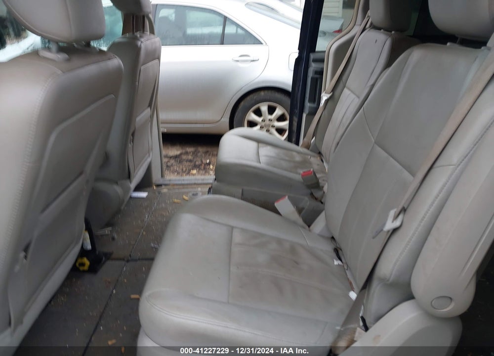 2008 CHRYSLER TOWN & COUNTRY TOURING VIN: 2A8HR54PX8R681324