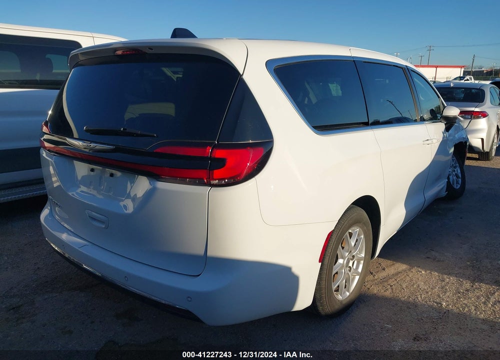 2023 CHRYSLER PACIFICA TOURING L VIN: 2C4RC1BG8PR586302