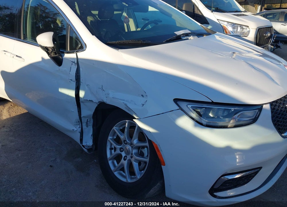 2023 CHRYSLER PACIFICA TOURING L VIN: 2C4RC1BG8PR586302