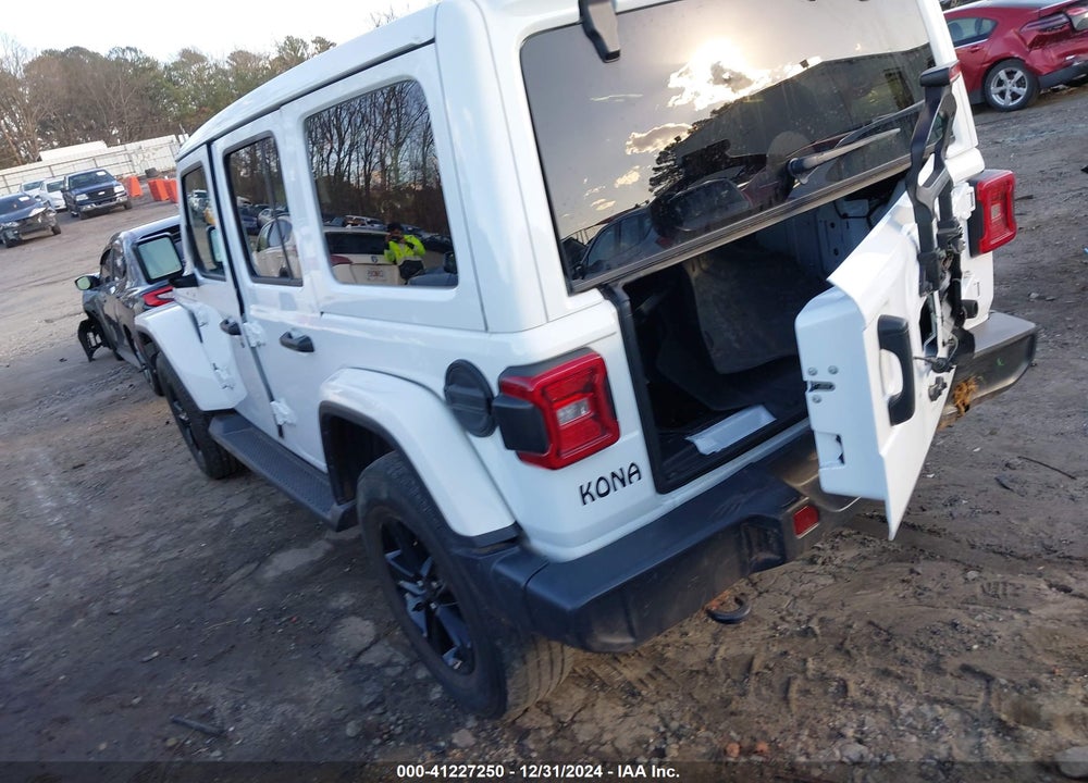 2020 JEEP WRANGLER UNLIMITED SAHARA ALTITUDE 4X4 VIN: 1C4HJXEG9LW300801
