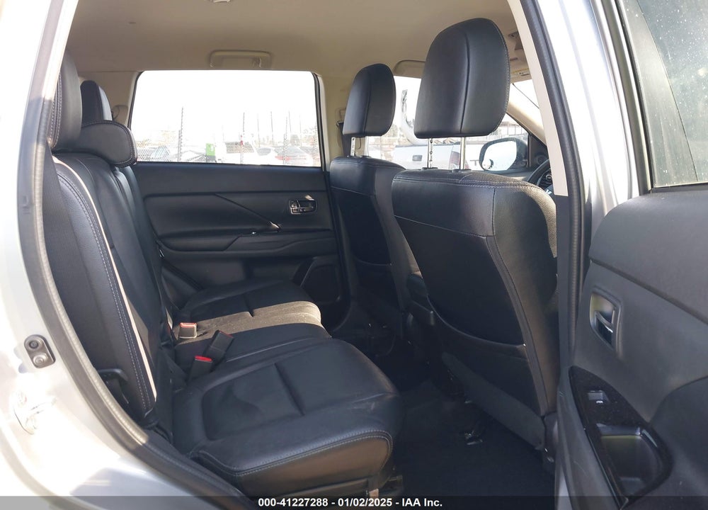 2018 MITSUBISHI OUTLANDER SEL VIN: JA4AD3A38JJ005732