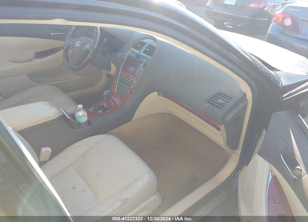 2011 LEXUS ES 350 VIN: JTHBK1EG4B2465031