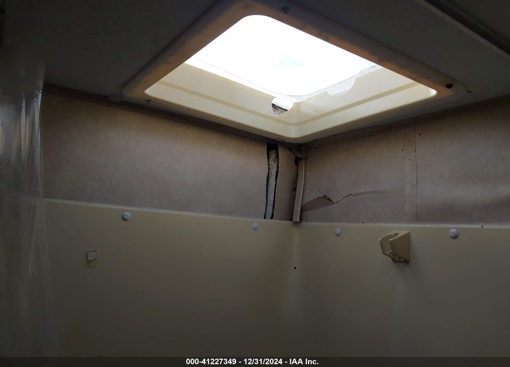 2010 CRUISER SHADOW  TRAVEL TRAILER VIN: 5RXTD1826A1018380