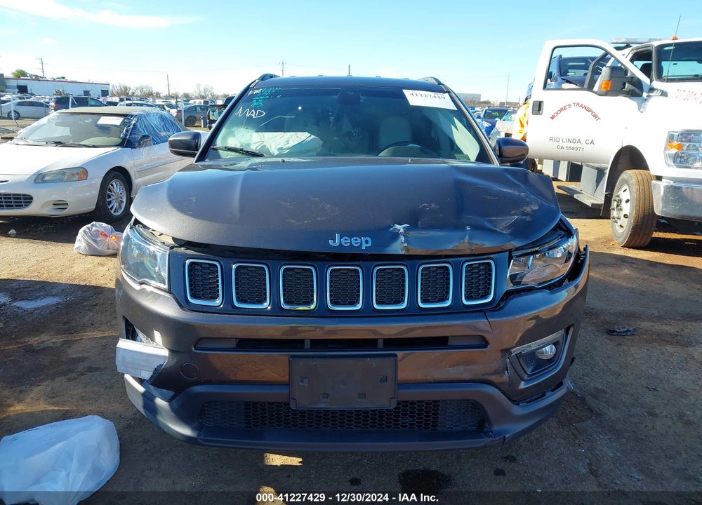 2018 JEEP COMPASS LATITUDE FWD VIN: 3C4NJCBB7JT137105