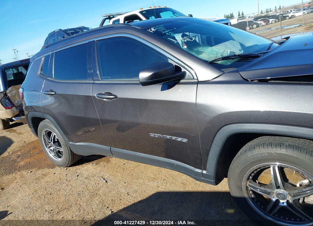2018 JEEP COMPASS LATITUDE FWD VIN: 3C4NJCBB7JT137105