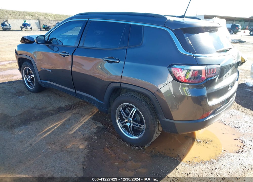 2018 JEEP COMPASS LATITUDE FWD VIN: 3C4NJCBB7JT137105