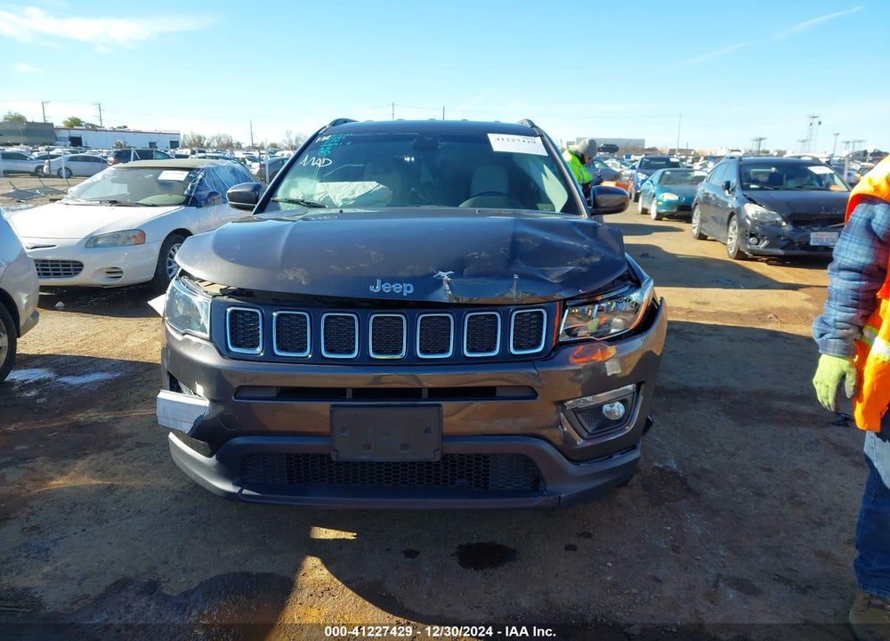 2018 JEEP COMPASS LATITUDE FWD VIN: 3C4NJCBB7JT137105