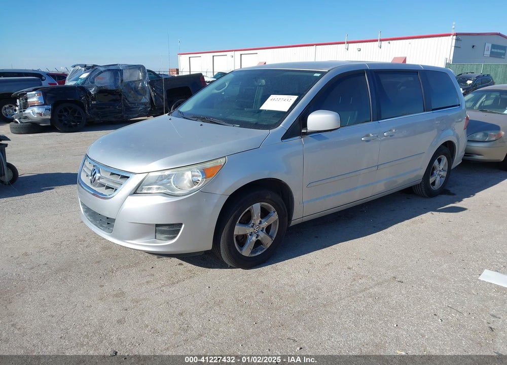 2010 VOLKSWAGEN ROUTAN SE VIN: 2V4RW3D16AR424113