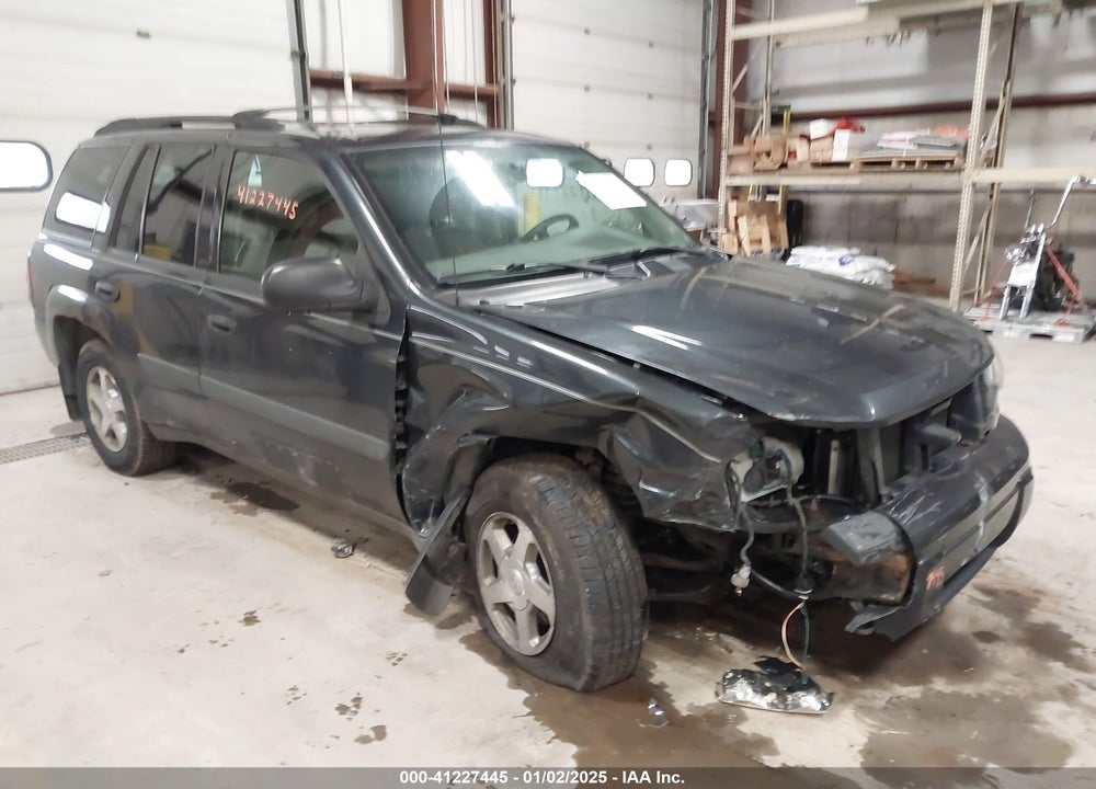2005 CHEVROLET TRAILBLAZER LS VIN: 1GNDT13S252350065